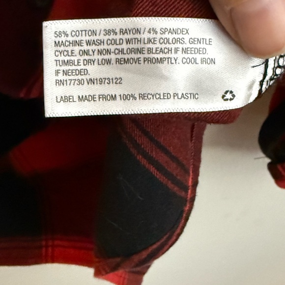 {Ava & Viv}-Size 1X-Plaid Button-Up Shirt - Red and Black - Picture 4 of 4